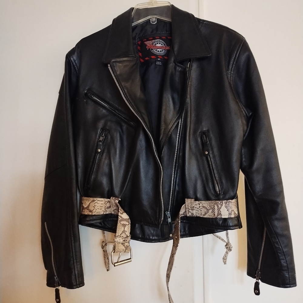 Milwaukee Black Leather Motorcycle Jacket Women’s Size Medium - Picture 2 of 16